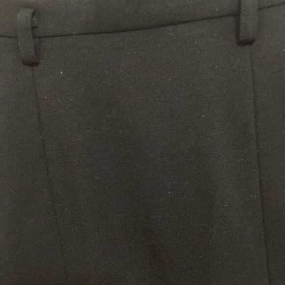 Cynthia Cynthia Steffe Skirt in Black. Tulip shape, side pockets. Size 0. - Picture 5 of 10